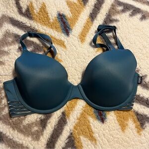 PINK Wear Everywhere T-Shirt Lightly Lined Bra